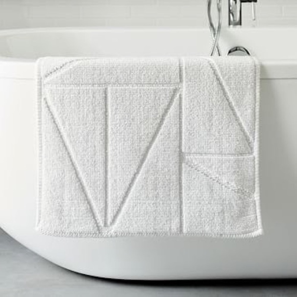 West Elm Organic Triangle Sculpted Bath Mat, White, 20"x34"
